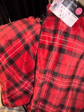 Cuddl Duds Red and Black Plaid Sleep Wrap